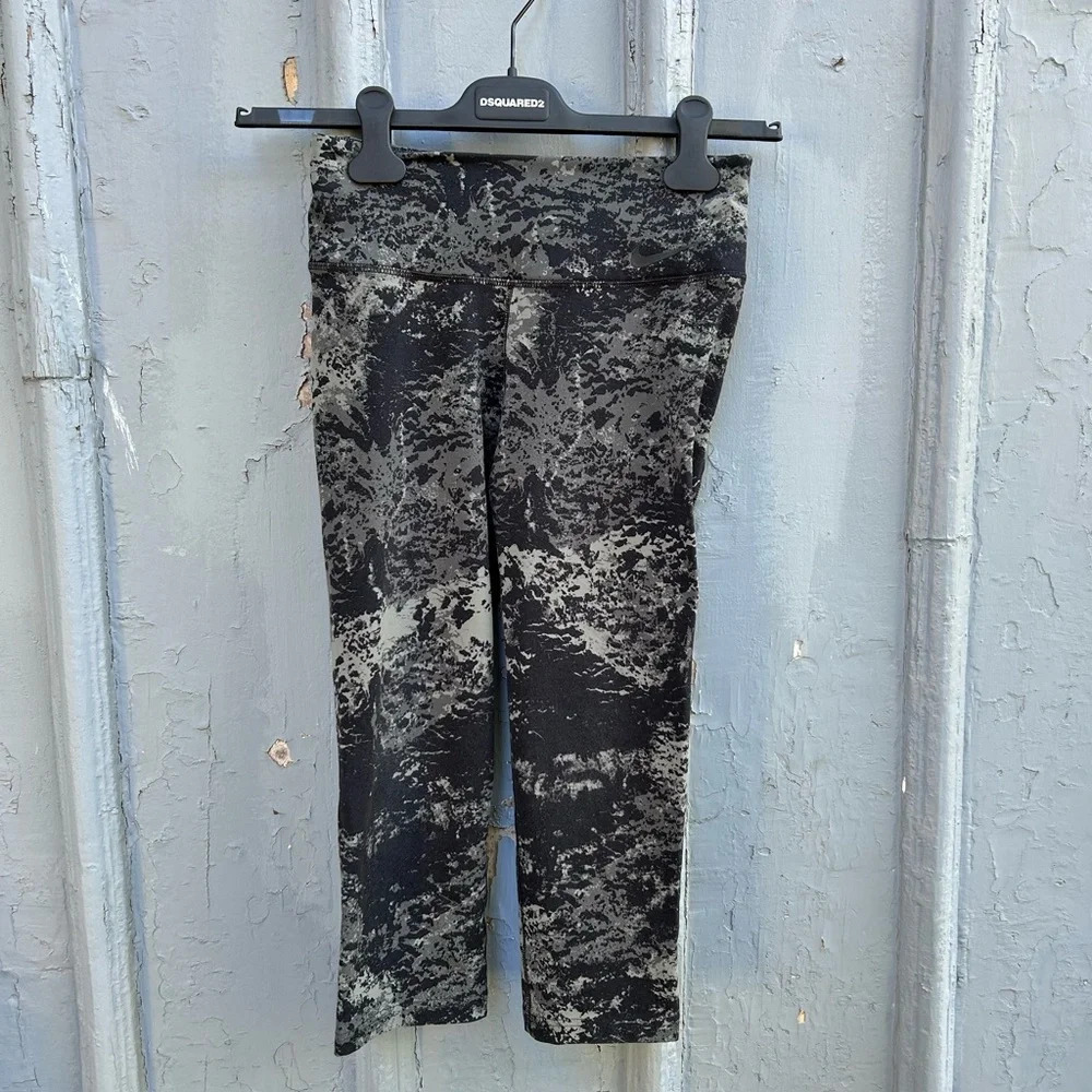 Nike Dri Fit Crop Tights, size  Small